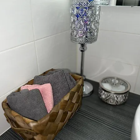 Habitación en casa particular Hakuna Matata - 2 Schlafzimmer - 3 - Netflix - S-bahn - Parkplatz - Kinderfreundlich - Immanuel Helios Klinikum