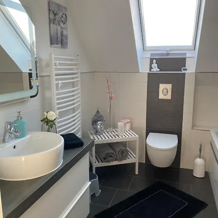 Hakuna Matata - 2 Schlafzimmer - 3 - Netflix - S-bahn - Parkplatz - Kinderfreundlich - Immanuel Helios Klinikum Kolonie Rontgental